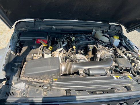 Used 2023 Jeep Gladiator Sport AWD/4WD image 13