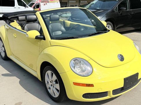 Used 2007 Volkswagen Beetle Convertible w/ Package 1 FWD image 10