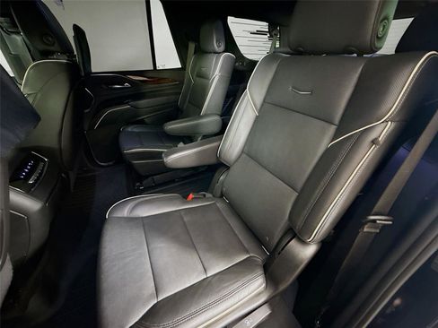 Used 2022 Cadillac Escalade Premium Luxury image 15