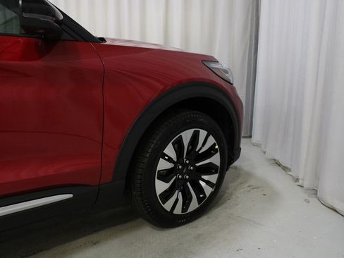New 2026 Ford Explorer Platinum w/ LUX Leather Package AWD/4WD image 31