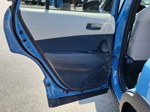Used 2026 Toyota Corolla Cross LE FWD image 12