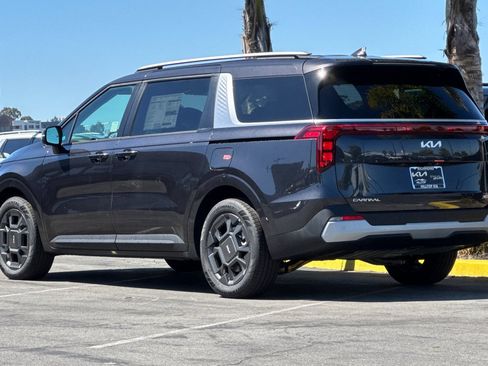 New 2026 Kia Carnival EX FWD image 6