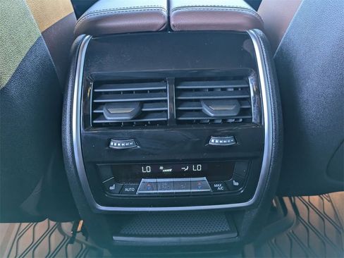 Used 2025 BMW X5 xDrive50e image 31