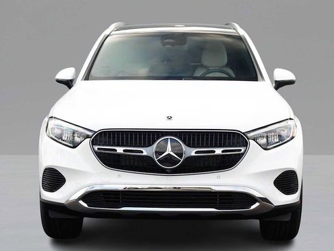 Used 2026 Mercedes-Benz GLC 300 4MATIC image 2