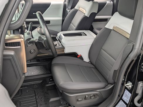 Used 2025 GMC Hummer EV 2X AWD/4WD image 15