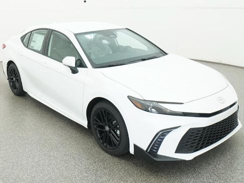 Used 2026 Toyota Camry SE FWD image 45