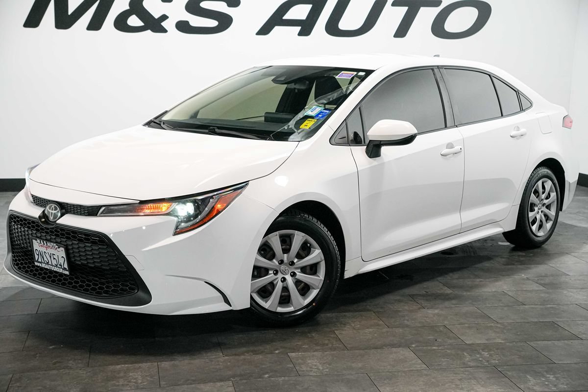 Used 2022 Toyota Corolla LE FWD image 2