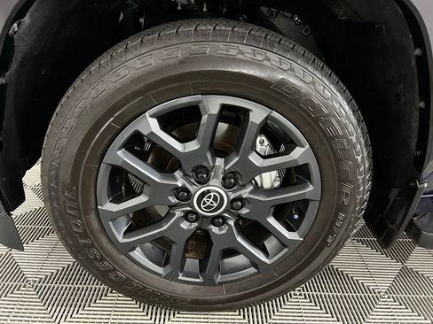 Used 2024 Toyota Sequoia Platinum image 10