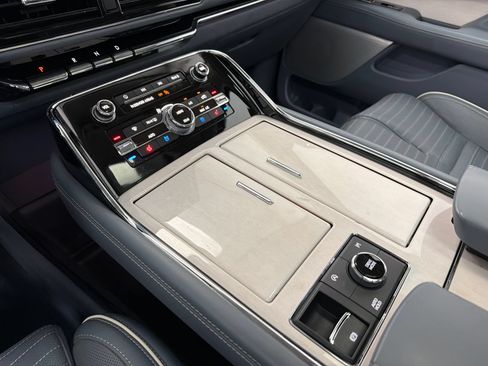 Certified 2023 Lincoln Navigator Black Label AWD/4WD image 31