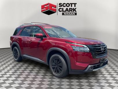 Used 2023 Nissan Pathfinder SL w/ Lighting Package (N92)