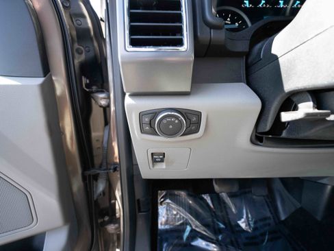 Used 2016 Ford F150 XLT RWD image 11