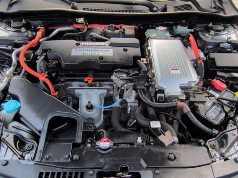 Used 2015 Honda Accord Hybrid Sedan image 15