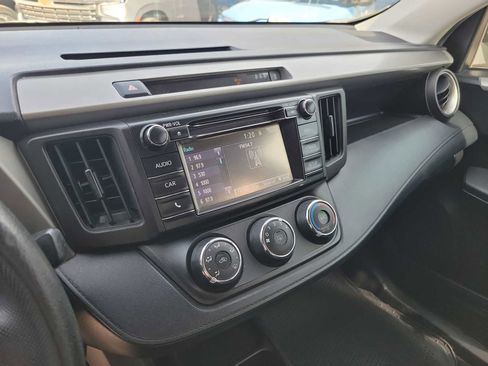 Used 2018 Toyota RAV4 LE image 20