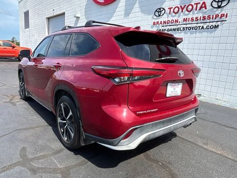 Used 2022 Toyota Highlander XSE FWD image 5