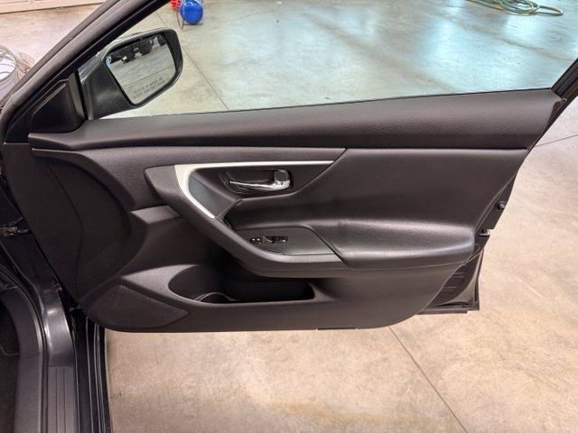 Used 2016 Nissan Altima 2.5 S w/ Power Driver Seat Package FWD image 27