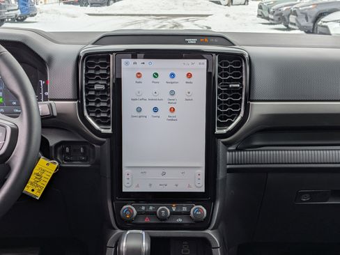 Used 2025 Ford Ranger XLT image 3