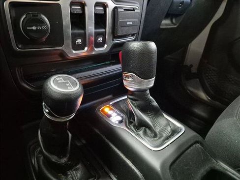 Used 2022 Jeep Wrangler Sport AWD/4WD image 12