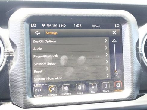 Used 2023 Jeep Wrangler Unlimited Sahara w/ Cold Weather Group AWD/4WD image 35
