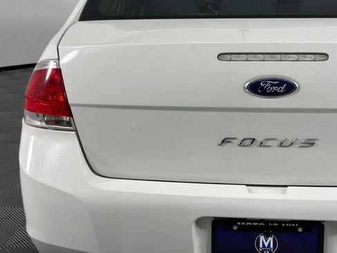Used 2010 Ford Focus SE FWD image 21