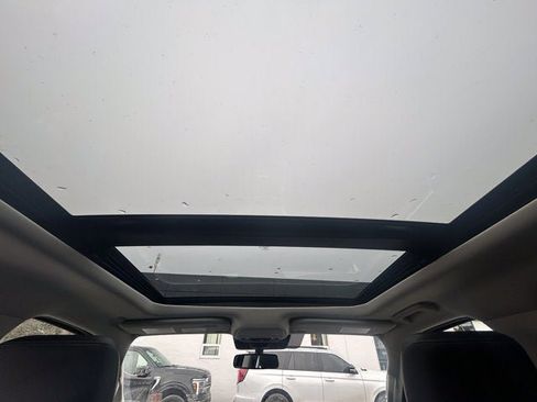 Used 2025 Ford Expedition Max Platinum image 27