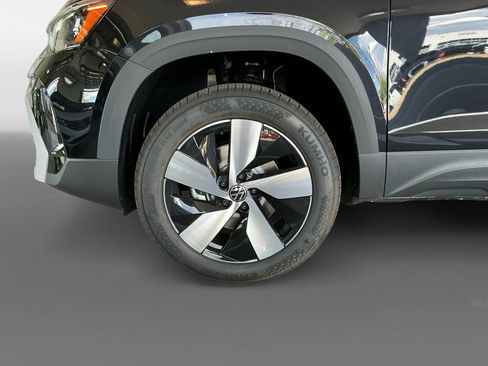 Certified 2025 Volkswagen Taos S AWD/4WD image 14