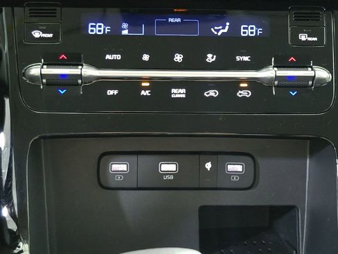 Used 2023 Kia Carnival SX image 26