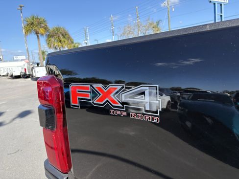 Used 2024 Ford F250 Platinum image 12