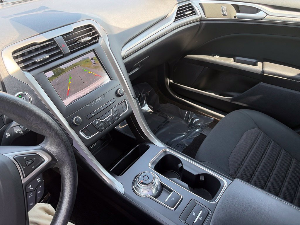 Used 2020 Ford Fusion SE FWD image 22