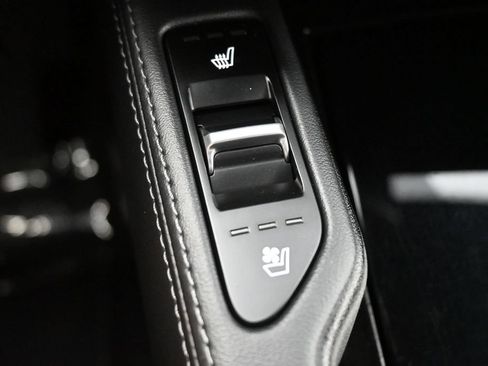 Used 2024 Kia Telluride EX w/ EX Captain's Chair Package FWD image 15
