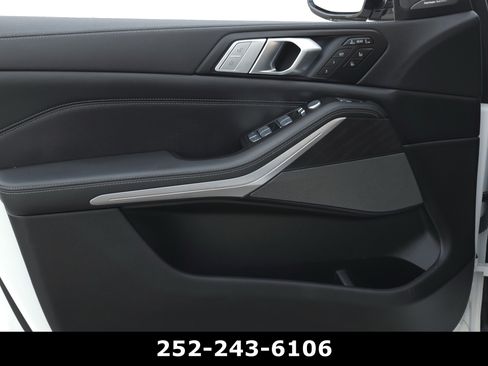 Used 2022 BMW X7 M50i w/ Dynamic Handling Package AWD/4WD image 34