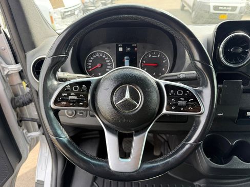 Used 2019 Mercedes-Benz Sprinter 2500 image 17