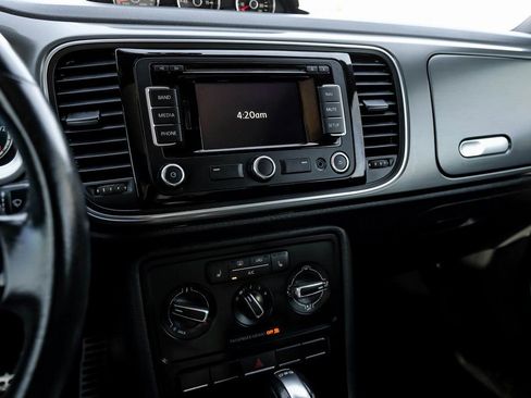 Used 2014 Volkswagen Beetle R-Line image 21