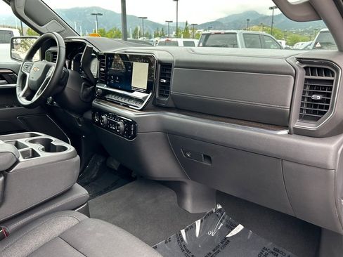 Used 2024 Chevrolet Silverado 1500 LT AWD/4WD image 8