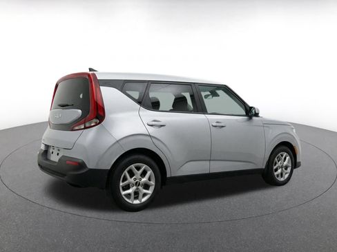 Used 2025 Kia Soul LX w/ LX Technology Package FWD image 9