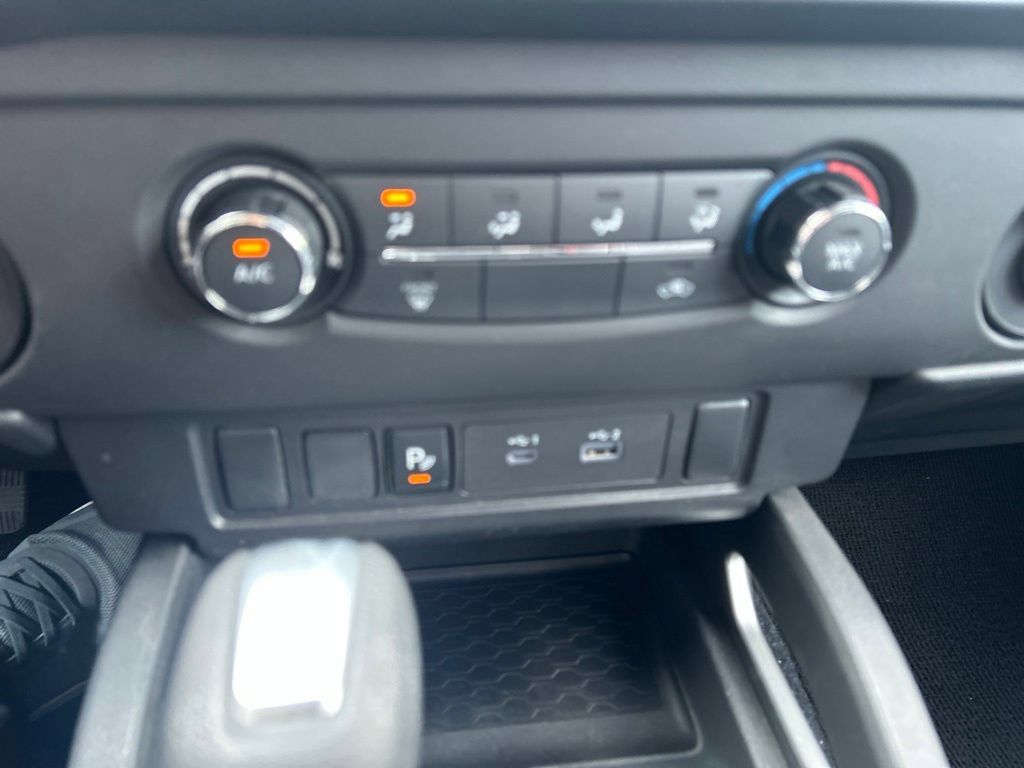 Certified 2025 Nissan Frontier SV RWD image 13