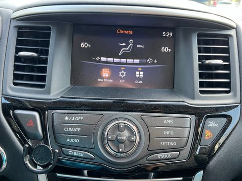 Used 2017 Nissan Pathfinder S FWD image 19