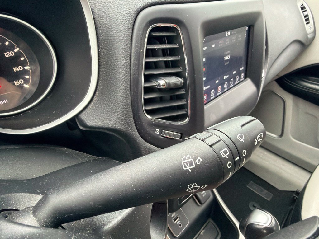 Used 2021 Jeep Compass Latitude FWD image 28