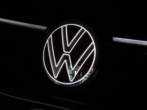 Used 2025 Volkswagen Golf image 15