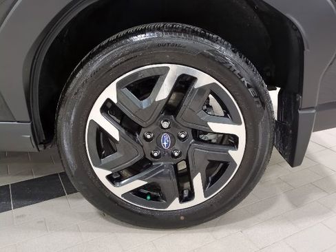 Certified 2025 Subaru Forester Limited image 21