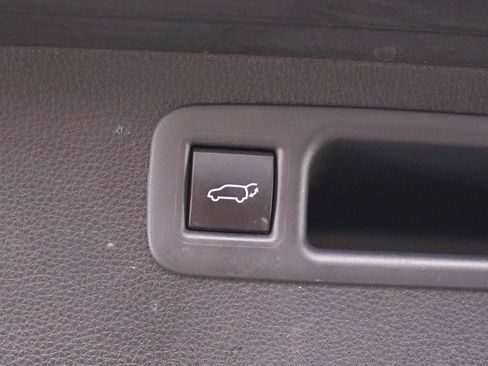 Used 2020 Toyota Highlander XLE w/ Protection Package #3 AWD/4WD image 18