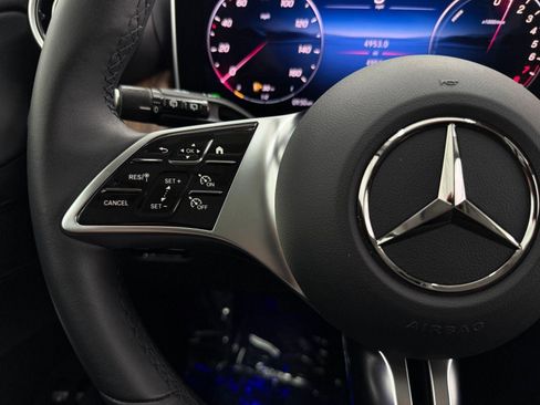 Used 2025 Mercedes-Benz GLC 350e 4MATIC image 14