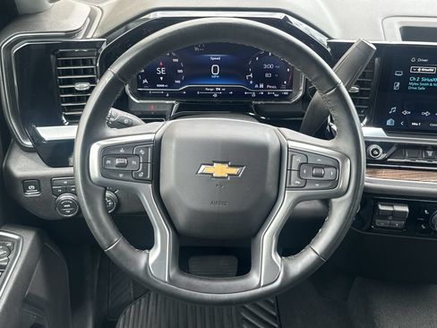Used 2025 Chevrolet Silverado 2500 LT w/ Convenience Package AWD/4WD image 19