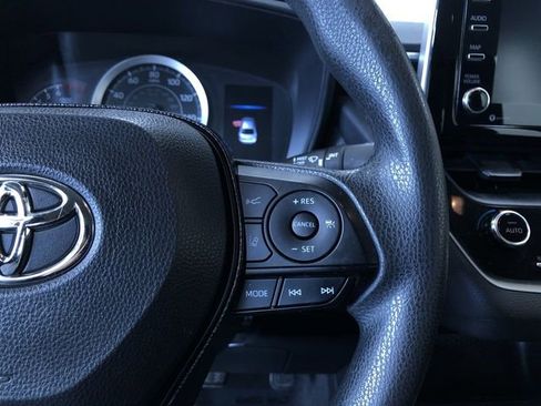 Used 2021 Toyota Corolla LE image 27