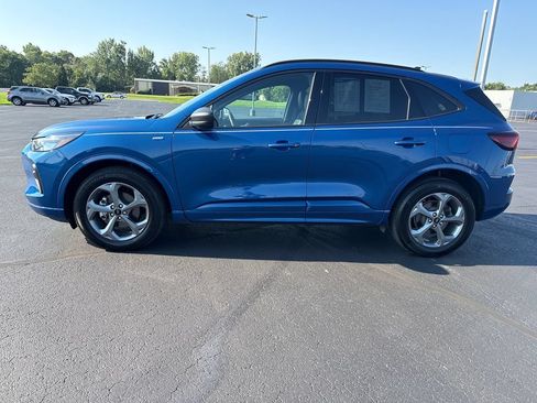 Used 2023 Ford Escape ST-Line w/ Tech Pack #1 AWD/4WD image 5