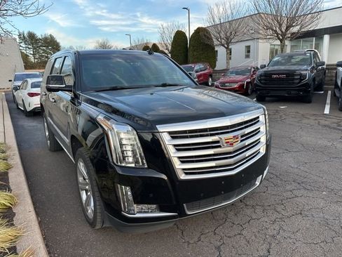 Used 2019 Cadillac Escalade Platinum image 1