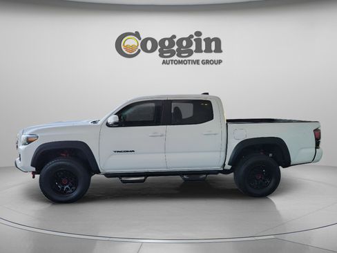 Used 2022 Toyota Tacoma TRD Pro image 2
