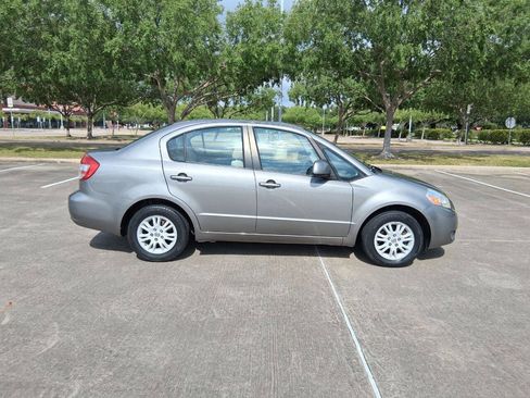 Used 2012 Suzuki SX4 LE image 4
