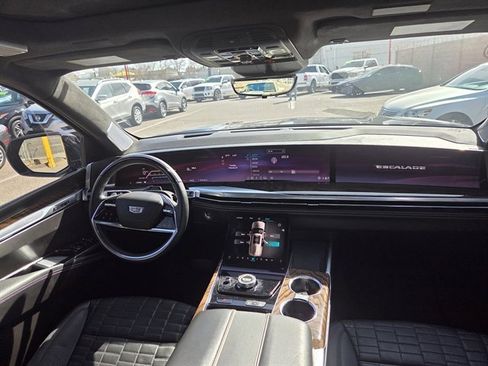Used 2025 Cadillac Escalade Sport Platinum w/ LPO, ONYX Package image 7