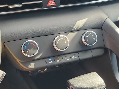 New 2026 Hyundai Elantra SE image 24