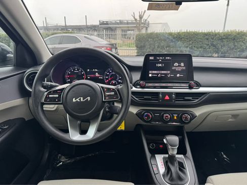 Used 2023 Kia Forte LXS image 17